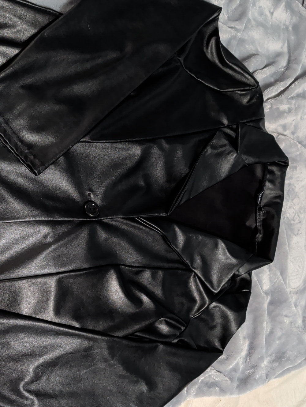 PrettyLittleThing Black Faux Leather Blazer
